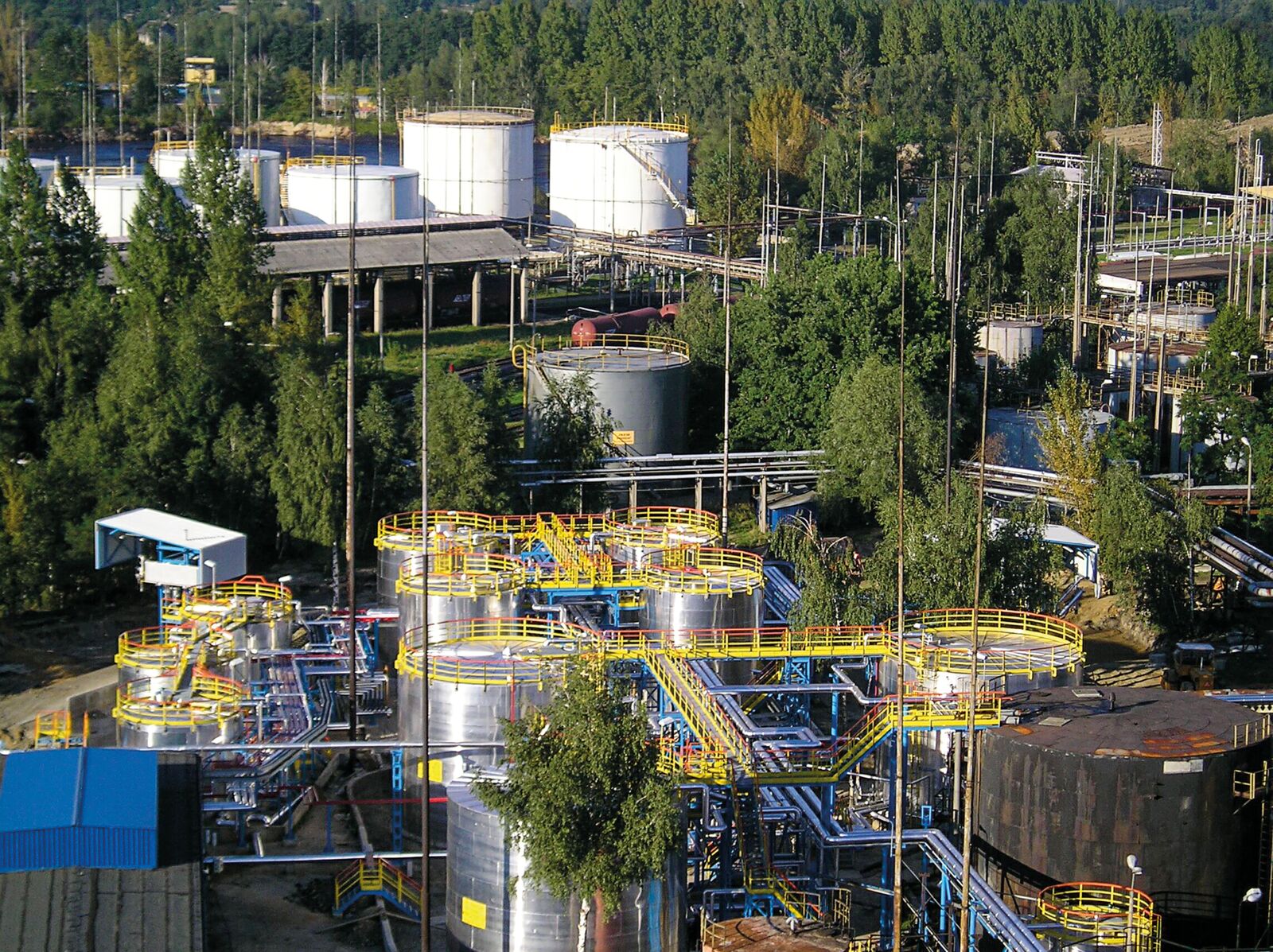 Zakład Produkcyjny Lotos Asfalt Sp. z o.o. po remoncie, park zbiorników asfaltów drogowych i modyfikowanych, 2005