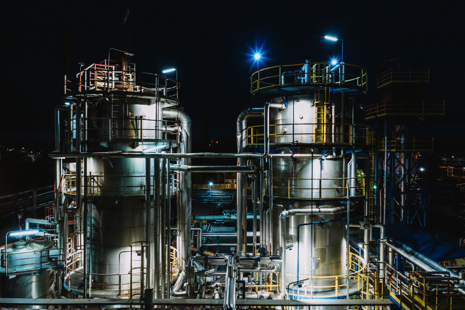 Reaktory oksydacyjne asfaltów do produkcji asfaltów drogowych i przemysłowych w UNIMOT Bitumen Sp. z o.o., Zakład Produkcyjny w Jaśle, 2024